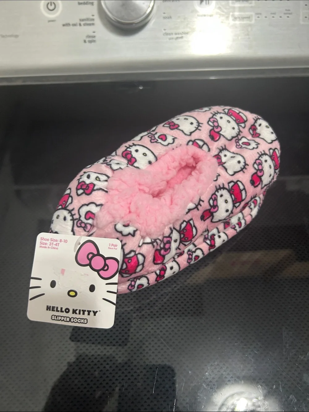 Girls size 3T-4t shoe size 8-10 new nwt hello kitty slipper socks grip bottoms